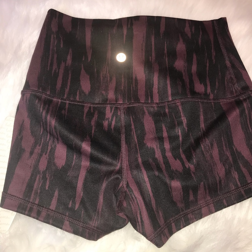 NWT PABO BORDEAUX LULULEMON BOOGIE SHORT ROLL DOWN - Picture 5 of 7